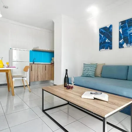 One Bedroom With A Pool, Near Playa Chica Puerto del Carmen (Lanzarote)
