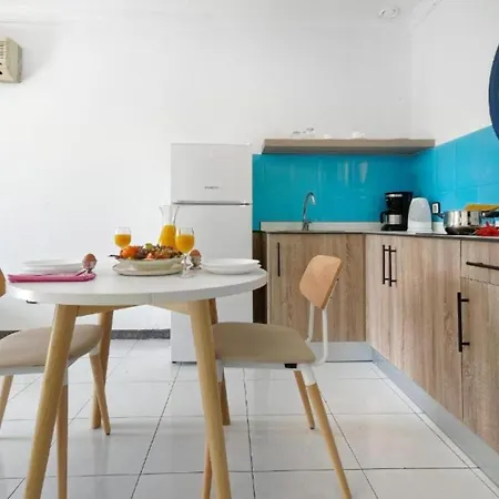 公寓 One Bedroom With A Pool, Near Playa Chica