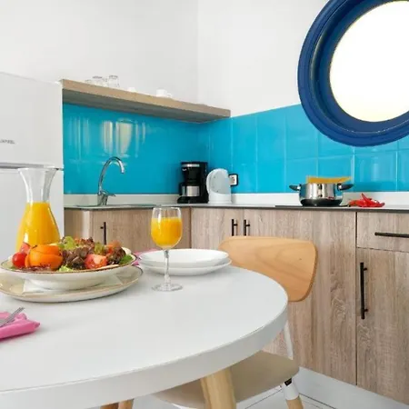 Daire One Bedroom With A Pool, Near Playa Chica *