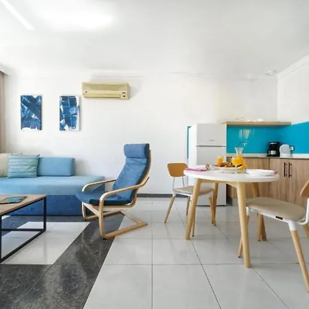 One Bedroom With A Pool, Near Playa Chica * Puerto del Carmen (Lanzarote)